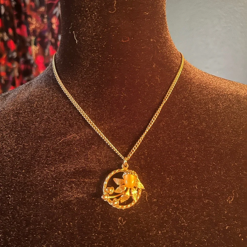Vintage Gold Tone Floral Pendant Necklace with Lucite Acorn